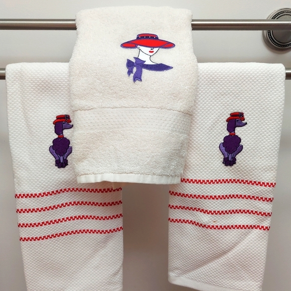 Set of 3 Red Hat Society Towels - Picture 1 of 13